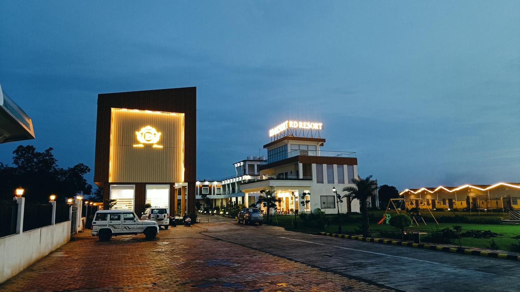 Royal Delight Resort Madina Buitenkant foto