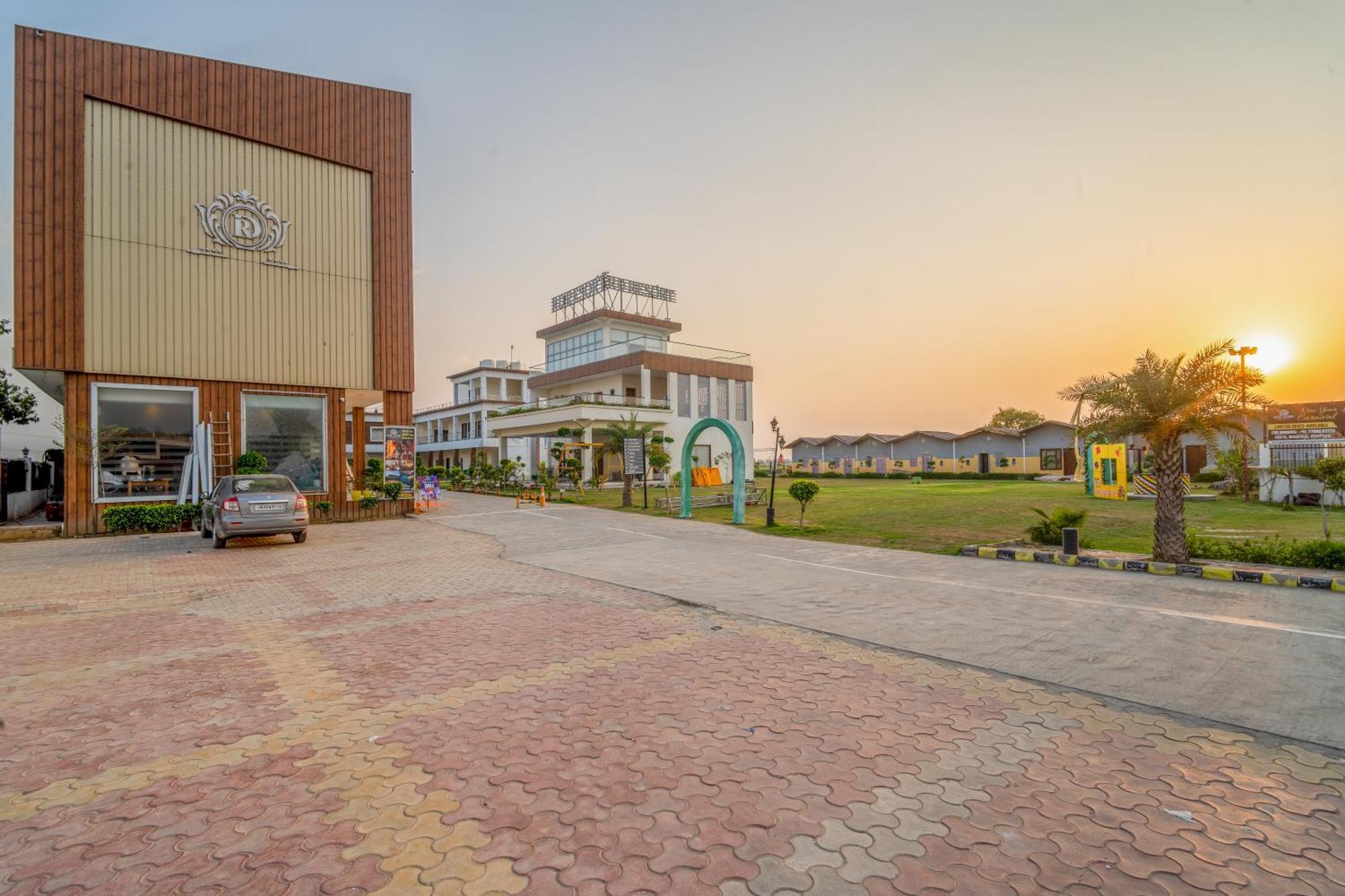 Royal Delight Resort Madina Buitenkant foto