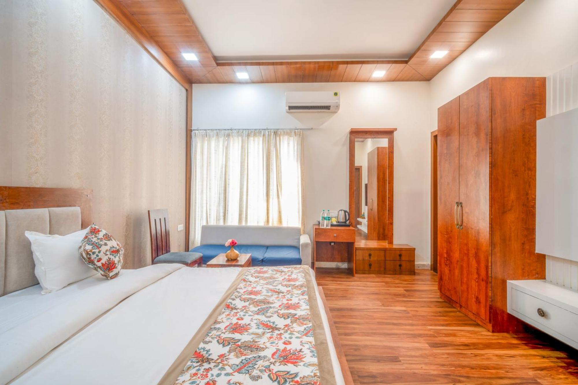 Royal Delight Resort Madina Buitenkant foto