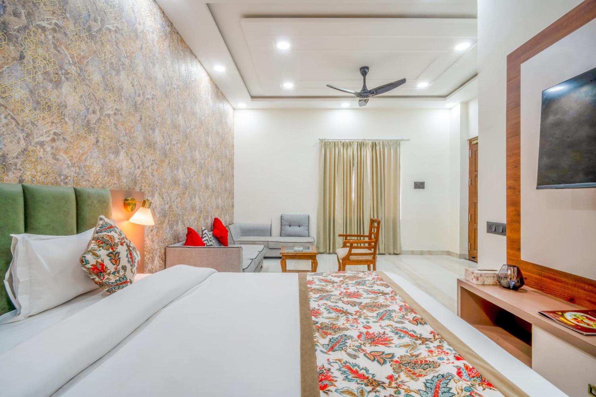 Royal Delight Resort Madina Buitenkant foto