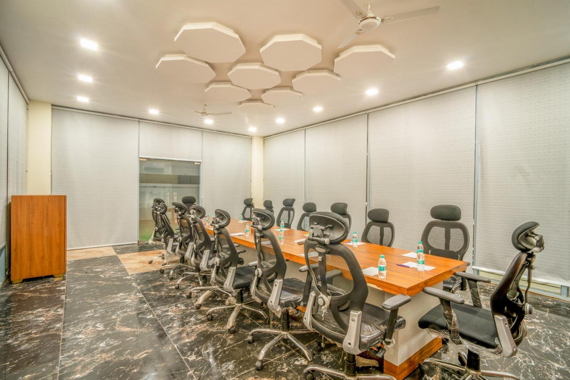 Royal Delight Resort Madina Buitenkant foto