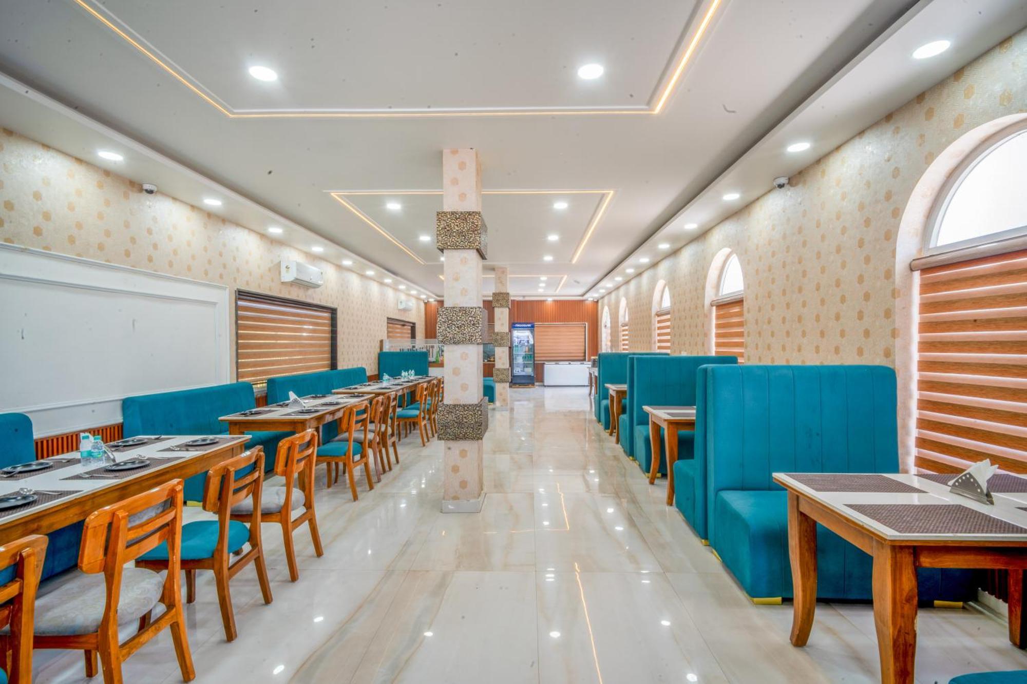 Royal Delight Resort Madina Buitenkant foto